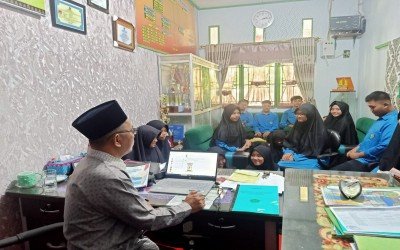 Jelang Pelaksanaan OMI, Kepala MAN 1 Rokan Hulu Berikan Motivasi dan Kiat-Kiat Sukses Menjadi yang Terbaik Kepada Para Peserta